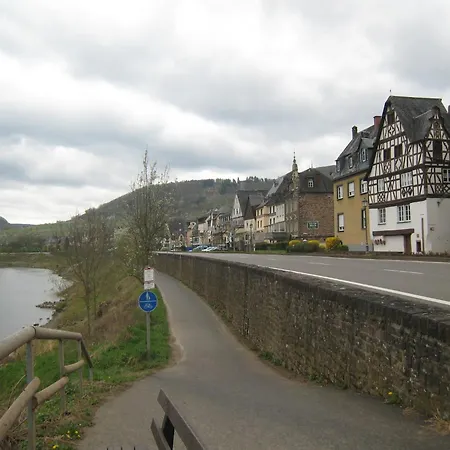 Comfortable Holiday Near Vineyards In * Bremm